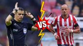 Foto ilustrativa de la nota titulada: Chicharito Hernández explota contra el arbitraje del Chivas vs Atlas y manda duro mensaje