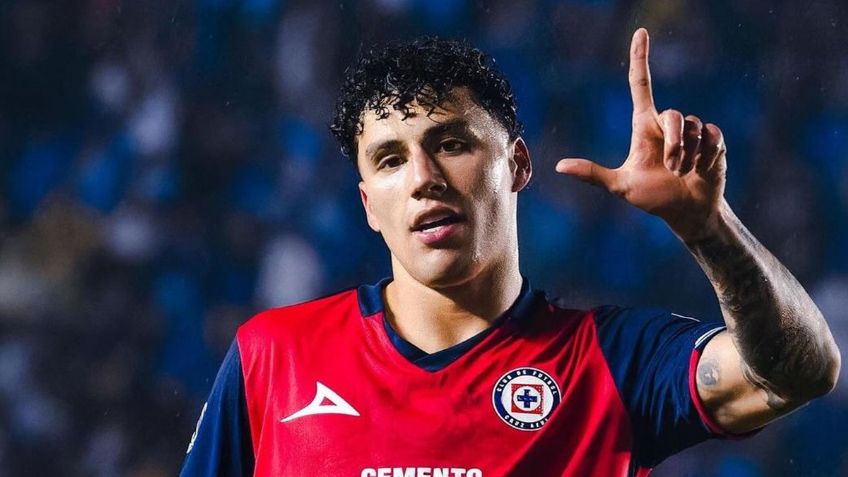 Aficionados de Cruz Azul revientan a Jorge Sánchez tras su expulsión ante Tijuana