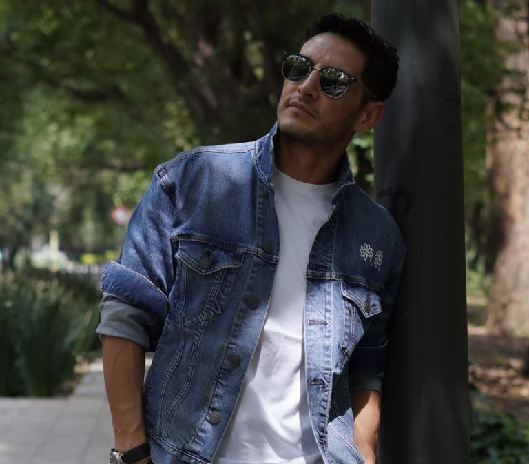 IG: @angelreynaoficial