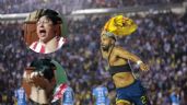 Foto ilustrativa de la nota titulada: Aficionado de Chivas apoyó al Cruz Azul y terminó llorando por su derrota | VIDEO