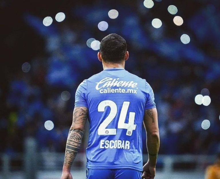 Juan Escobar, dorsal 24 en Cruz Azul (@juanescobar05)