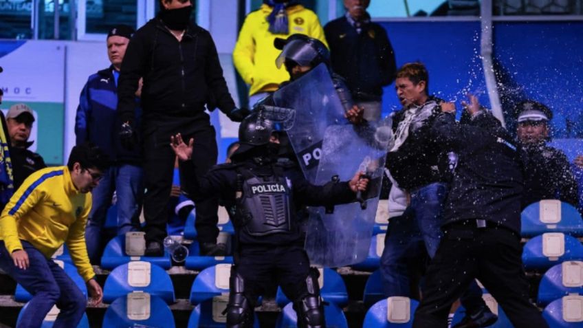 Aficionados de Rayados arrancan butacas del Cuauhtémoc para amedrentar a seguidores del América