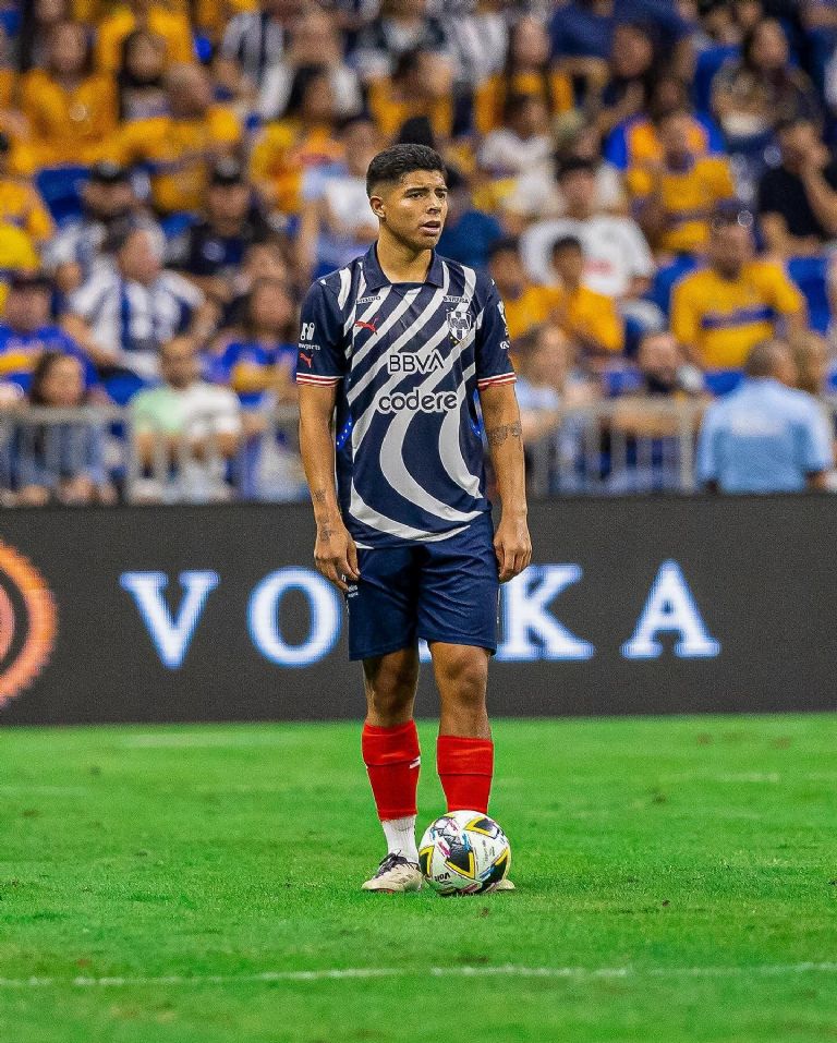 Víctor Guzmán, Rayados de Monterrey (@v_guzman02)