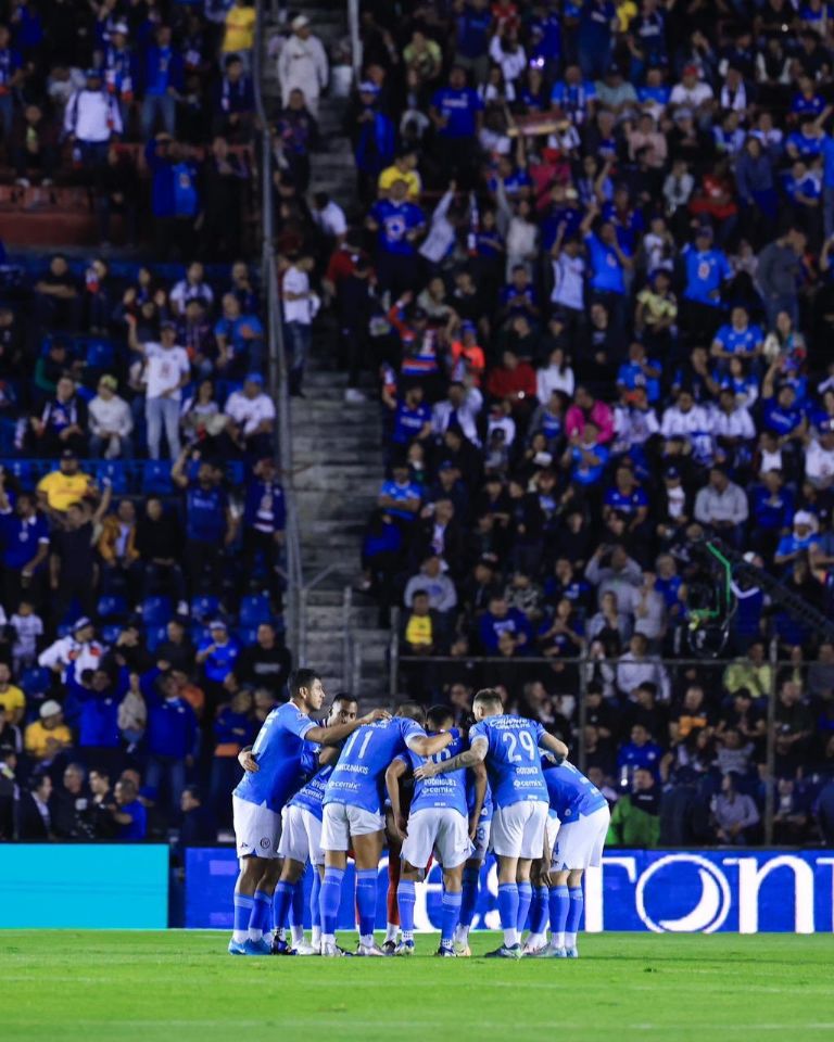 Los jugadores de Cruz Azul previo a la semifinal (@cruzazul) 