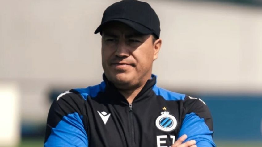 Leyenda de Pumas levanta la mano para dirigir al equipo en la Liga MX