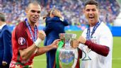 Foto ilustrativa de la nota titulada El emotivo mensaje de Cristiano Ronaldo a Pepe tras anunciar su retiro del futbol a los 41 años