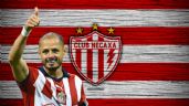 Foto ilustrativa de la nota titulada: Chicharito Hernández manda inesperado mensaje tras la derrota de Chivas ante Necaxa