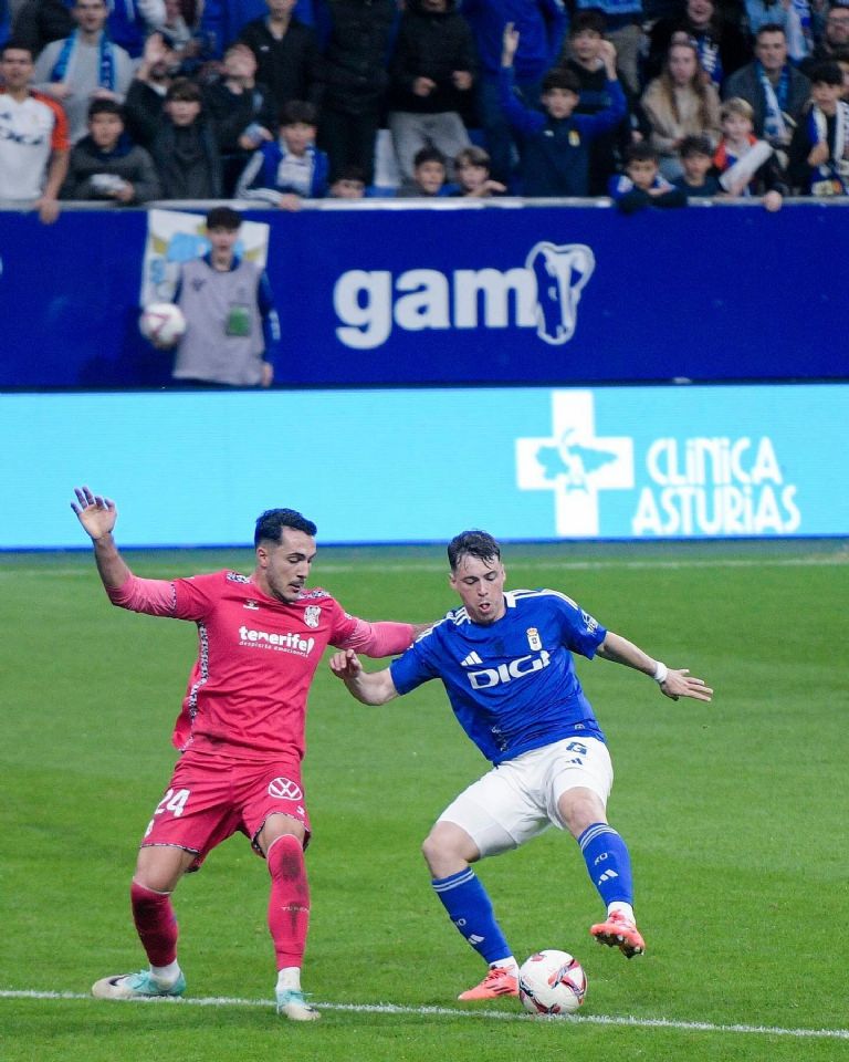Federico Viñas, jugador de Oviedo (@federicovinas98)