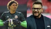 Foto ilustrativa de la nota titulada: Turco Mohamed quiere a Guillermo Ochoa en el Mundial 2026: “Tiene que ir por historia”