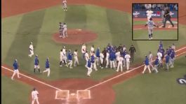 Foto que representa a Dodgers vs Blue Jays: Connato de bronca en la Serie Mundial 2025 tras pelotazo | VIDEO