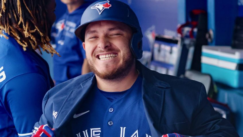 Alejandro Kirk recibe homenaje en Tijuana; así luce el mural que le dedicaron | FOTO