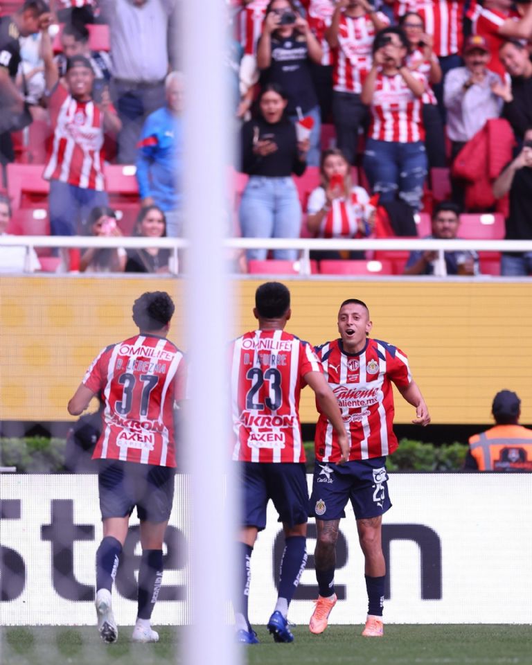 X: @Chivas