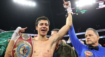 Divino Espinoza noquea a Khegai y liga 4 defensas del Campeonato Mundial Pluma OMB | VIDEO