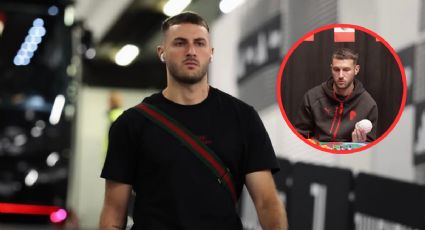 Santiago Gimenez pinta calaverita con los colores del Milan por el Día de Muertos