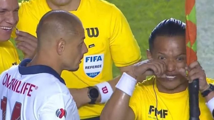 "No sea chillón": El árbitro que se burló de Chicharito Hernández y se hizo viral