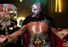 Foto ilustrativa de nota Hijo del Santo se retira con triunfo y encomienda a Santo Jr. a la afición: "Ojalá salga adelante"