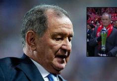 Foto ilustrativa de nota Ojitos Meza reaparece en la Final Toluca vs Tigres; así entregó el trofeo de la Liga MX | VIDEO