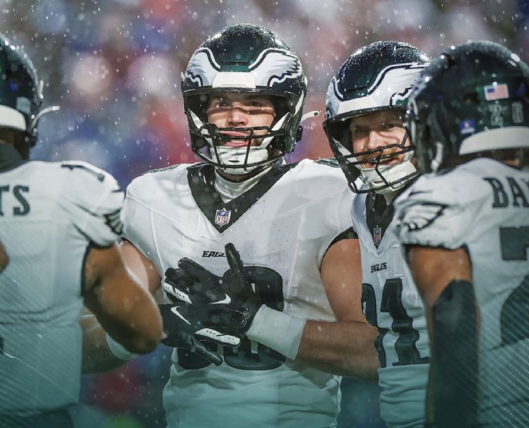 X: @Eagles