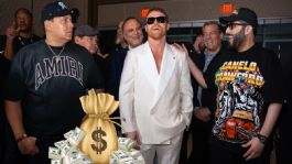 Foto que representa a Canelo Álvez realizó MILLONARIA aportación al Fondo de Boxeadores que necesitan ayuda