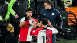 Foto que representa a Stephano Carrillo disputa su primer partido con Feyenoord, ¿Cómo fue su debut?