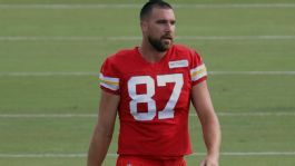 Foto que representa a Kansas City Chiefs pone en duda el retiro de Travis Kelce, ¿Volverá a la NFL 2025?