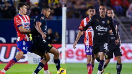 Foto que representa a ¡Sorprenden al Rebaño! Chivas se lleva la derrota ante San Luis en la Jornada 9