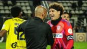 Foto ilustrativa de la nota titulada: Guillermo Ochoa destaca ante Farense y ayuda al AVS a salir de zona de descenso en Portugal