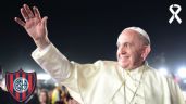 Foto ilustrativa de la nota titulada: Muere el Papa Francisco, a los 88 años; San Lorenzo, club de sus amores, le rinde emotivo homenaje