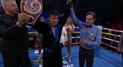 Vaquero Navarrete sufre impactante corte en la ceja; retine su título por decisión técnica | VIDEO