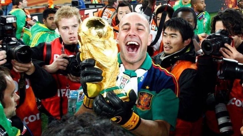 Pepe Reina, campeón del mundo con España, cuelga los guantes a los 42 años; ¿cuántos títulos ganó?