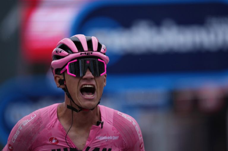 X: @giroditalia