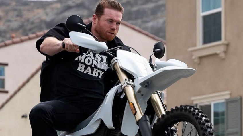 Canelo Álvarez muestra sus habilidades en una moto Stark VARG, valuada en 14 mil dólares | VIDEO