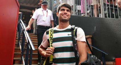 Carlos Alcaraz acecha a Jannik Sinner: campeón en Queen's y favorito en Wimbledon 2025
