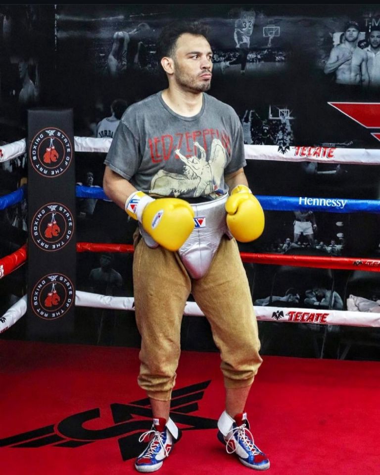 Peso Pluma apoya a Jake Paul y no a JCC Jr