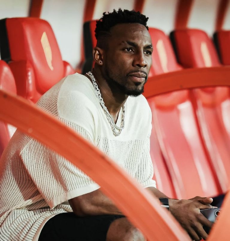 IG: @julianquinones33