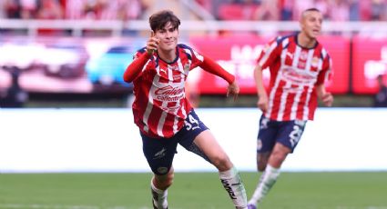 Hormiga González rescata a las Chivas del desastre ante San Luis; doblete y remontada