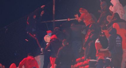 Copa Sudamericana: Pelea entre aficionados desata caos en el Independiente vs U de Chile | VIDEOS