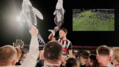 Foto ilustrativa de la nota titulada: Afición del Grimsby Town invadió el campo para festejar tras eliminar al Manchester United | VIDEO