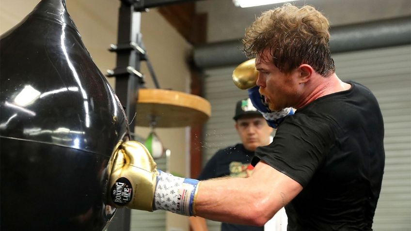 Canelo Álvarez se luce en entrenamiento previo a enfrentar a Terence Crawford | VIDEO