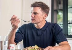 Foto ilustrativa de nota ¿Cuál es la dieta TB12? Estos son los alimentos que consume Tom Brady | VIDEO
