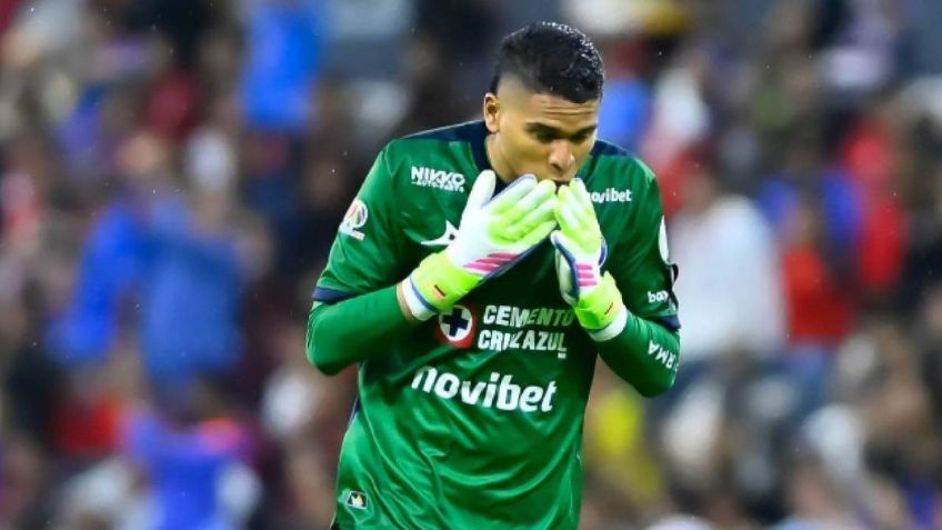 Kevin Mier recibió gol de media cancha en el empate de Cruz Azul vs Querétaro | VIDEO