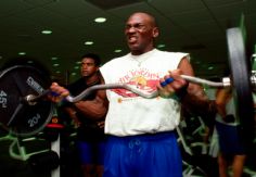 Foto ilustrativa de nota La rutina de ejercicios de Michael Jordan que le permitió dominar la NBA | VIDEO