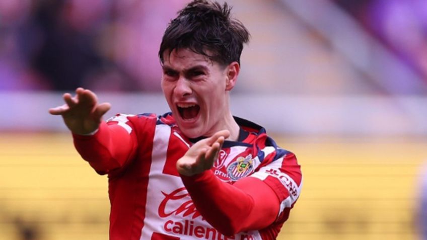 Hormiga González celebra con un "Kame Hame Ha" su gol y la victoria de Chivas ante Querétaro | VIDEO