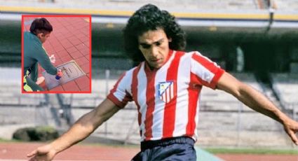 Fan de Hugo Sánchez limpia su placa vandalizada en el Estadio Metropolitano de Madrid | VIDEO