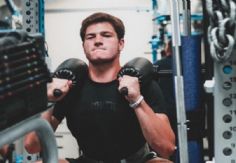 Foto ilustrativa de nota La rutina con la que Drake Maye, QB de Patriots, quema 5,000 calorías al día | VIDEO