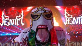 Foto que representa a WWE RAW: Penta estrena máscara tricolor, pero no clasifica a Elimination Chamber 2026