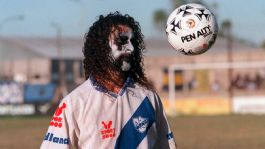 Foto que representa a Era rockero, jugaba con la cara pintada y obligó a cambiar el reglamento en Argentina