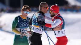 Foto que representa a Milano Cortina 2026: Allan Corona, ejemplo de espíritu olímpico en prueba de esquí de fondo