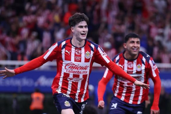 Foto de: Clásico Nacional: Así fue como Hormiga González festejó el triunfo de Chivas ante América