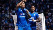 Foto ilustrativa de la nota titulada: Liga MX: Cruz Azul logra dramática remontada para frenar a Chivas y terminar con su invicto